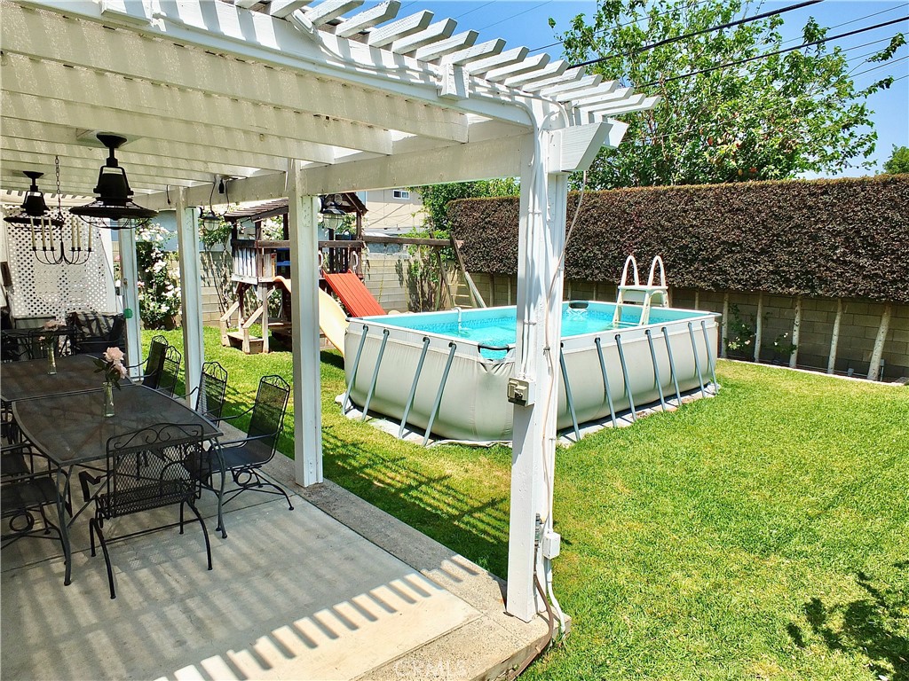 251 W Markland Drive