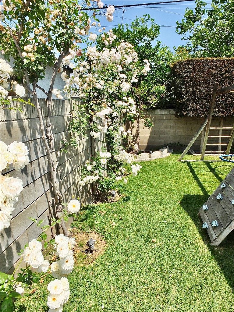 251 W Markland Drive