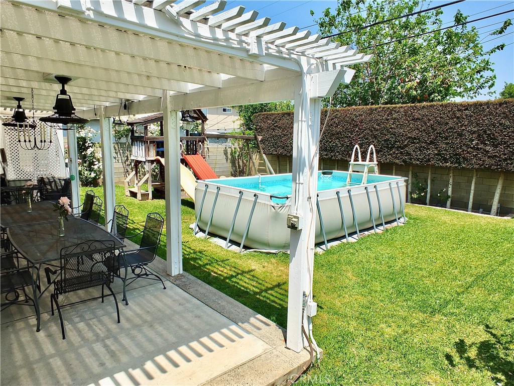 251 W Markland Drive