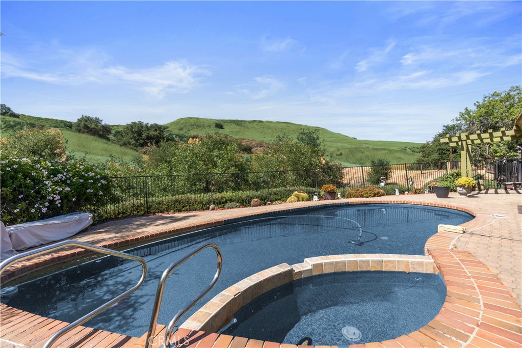 2482 Limestone Court