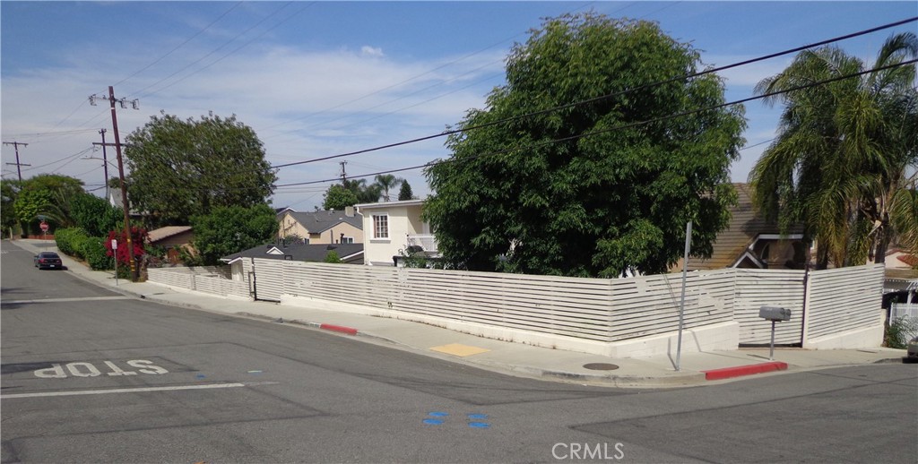 1908 & 1910 Bailey Avenue