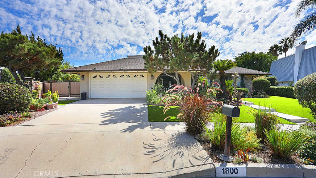 1800 Yermo Place