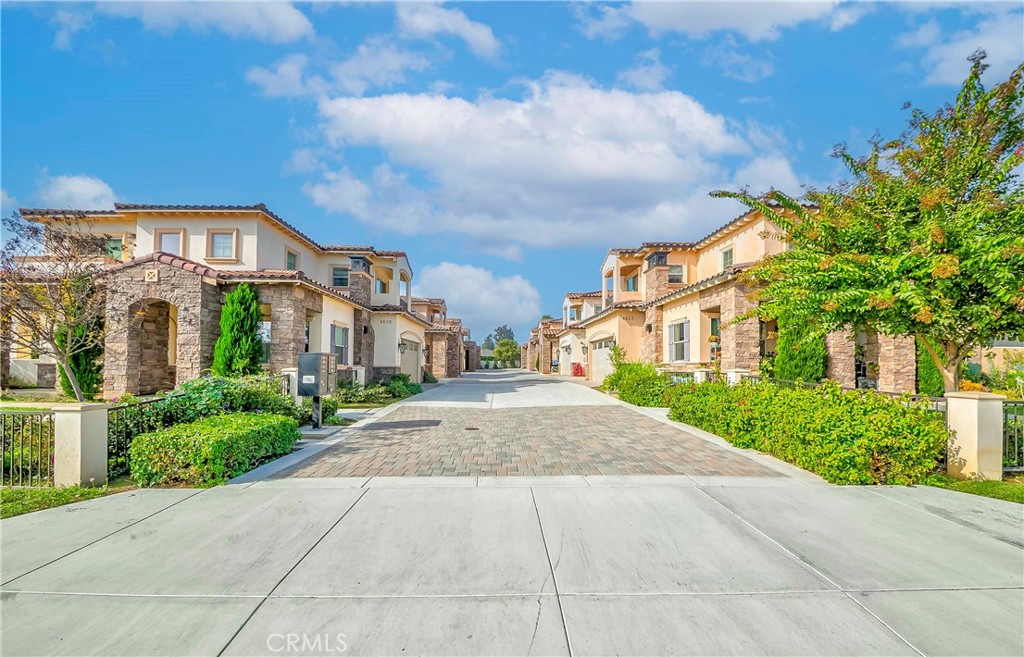 4843 Glickman Avenue