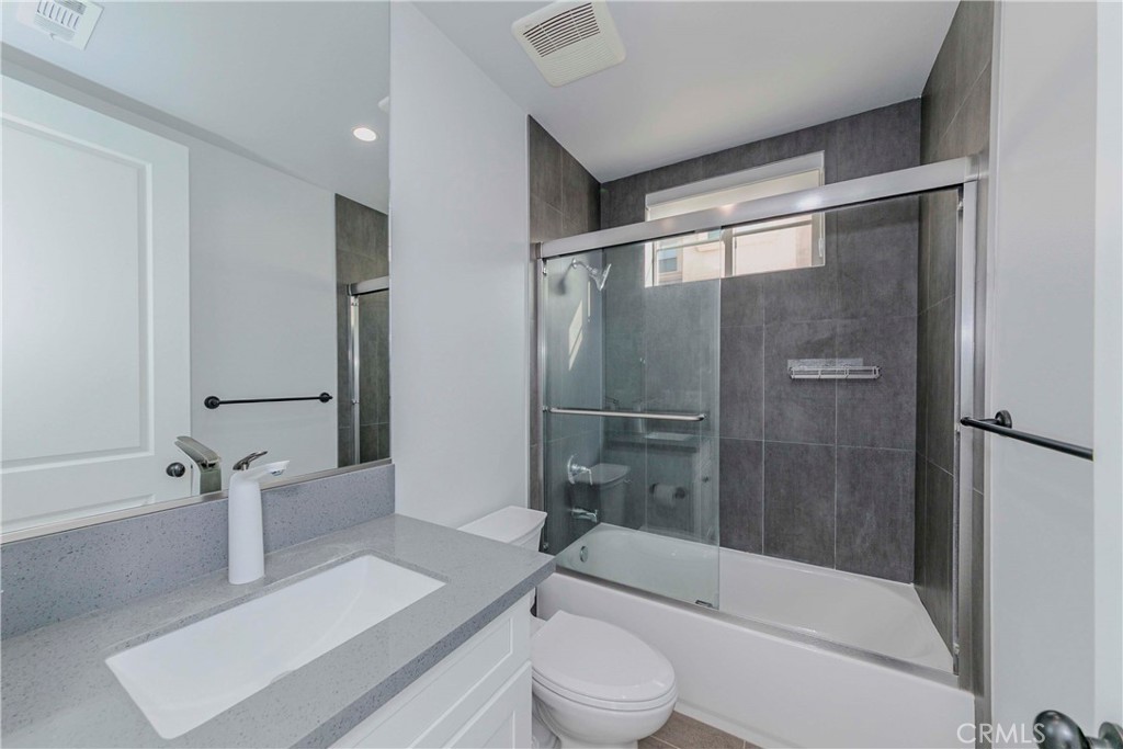 4843 Glickman Avenue