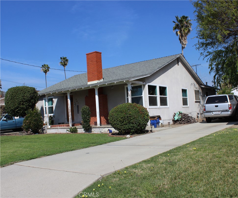 967 E Columbia