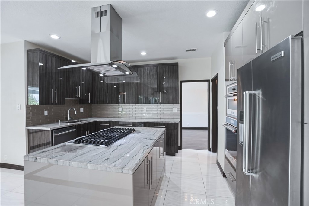 3537 Foxglove Road
