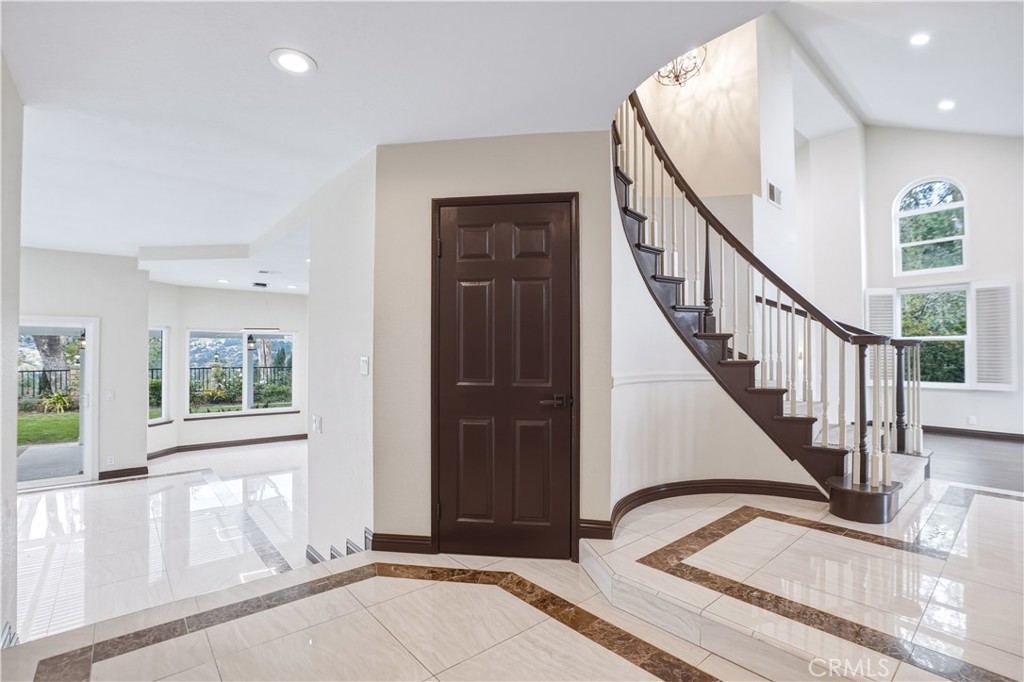 3537 Foxglove Road