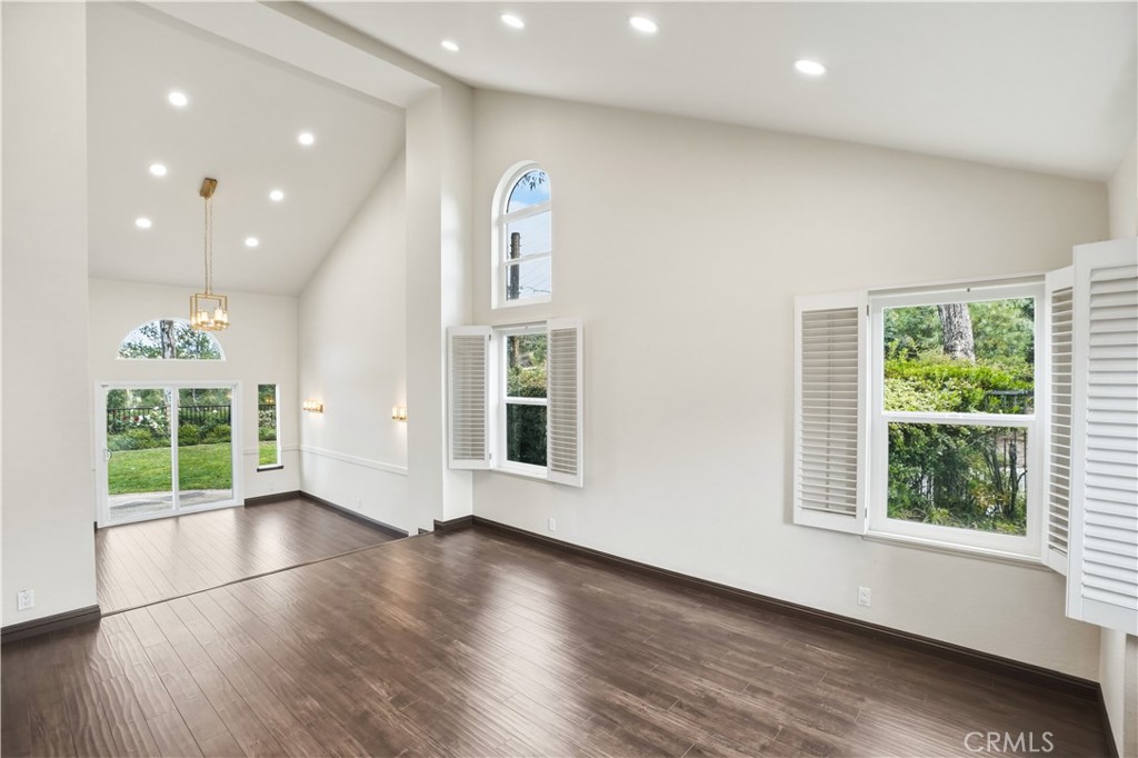 3537 Foxglove Road