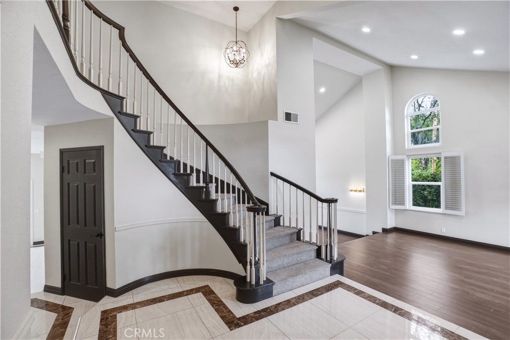 3537 Foxglove Road