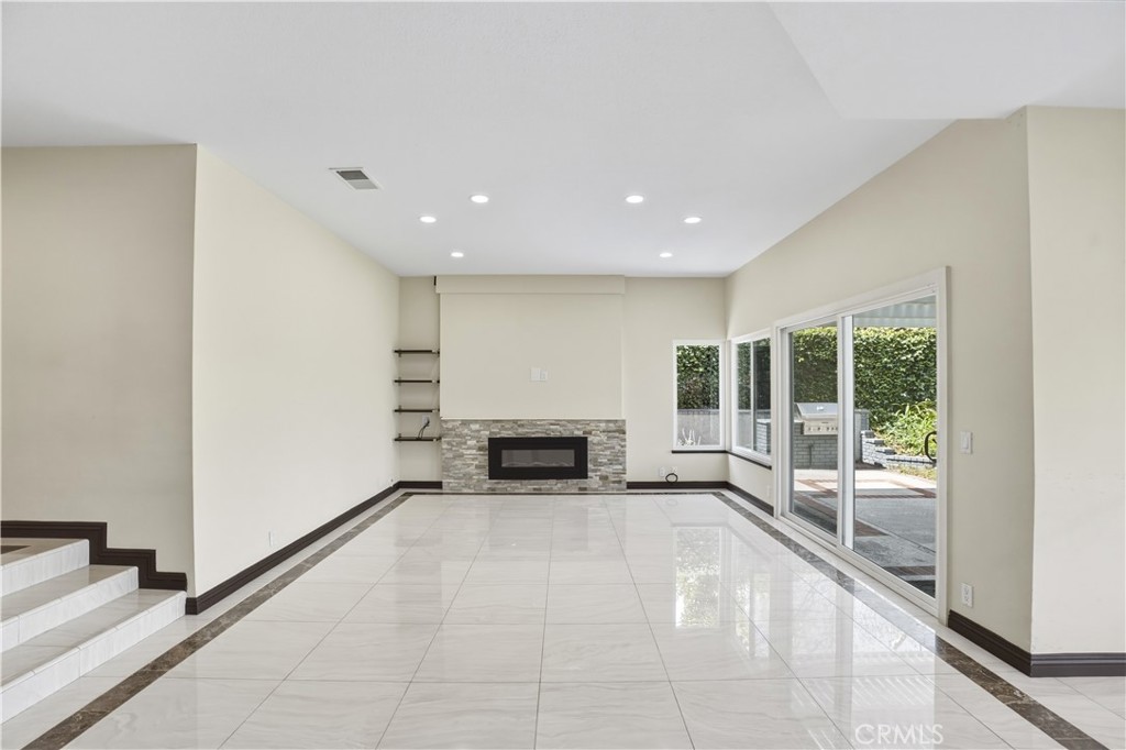 3537 Foxglove Road