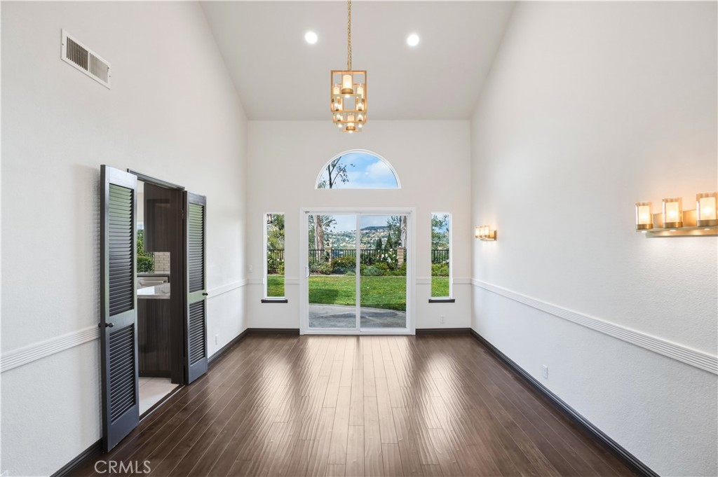 3537 Foxglove Road