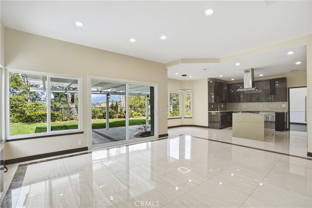 3537 Foxglove Road