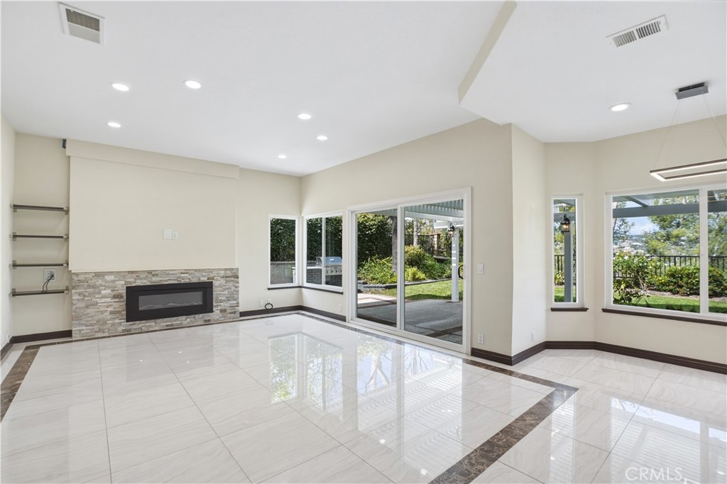 3537 Foxglove Road