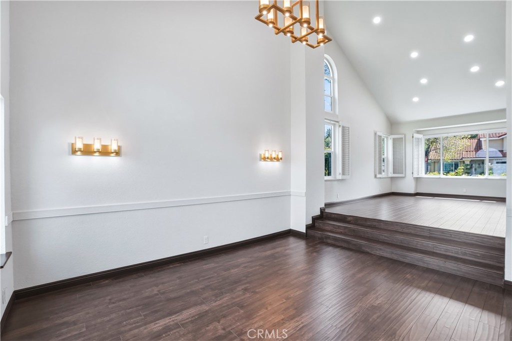 3537 Foxglove Road