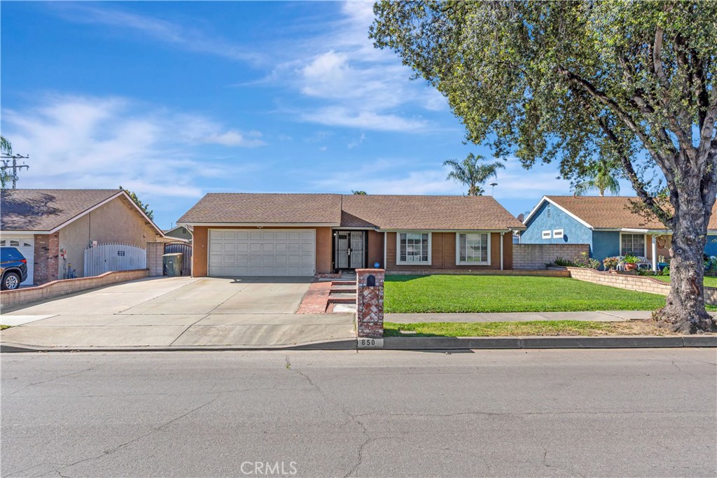 850 E Oak Hill