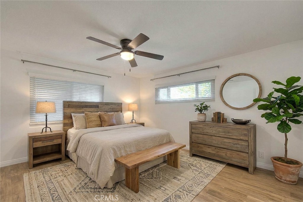 739 E Navilla