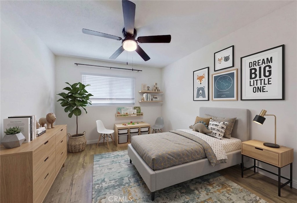 739 E Navilla