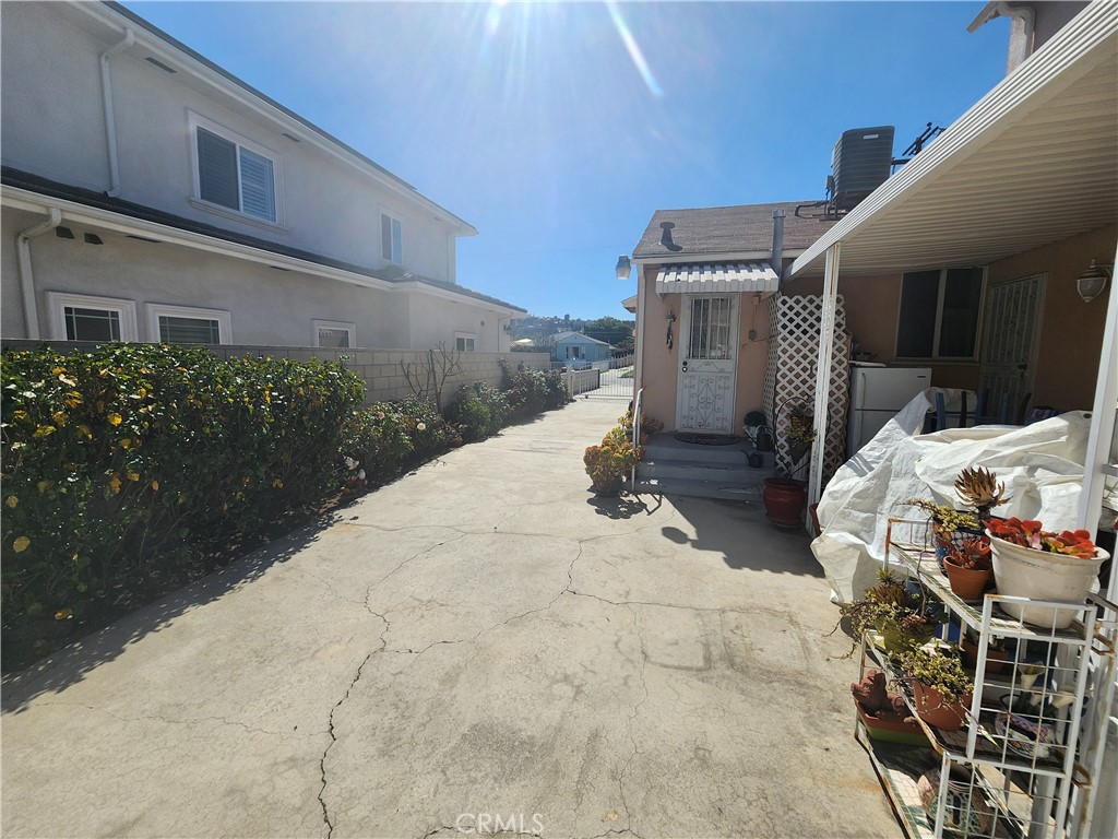 330 S Ynez Avenue