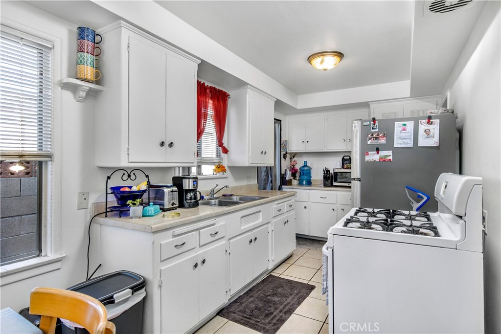 2311 W Repetto Avenue