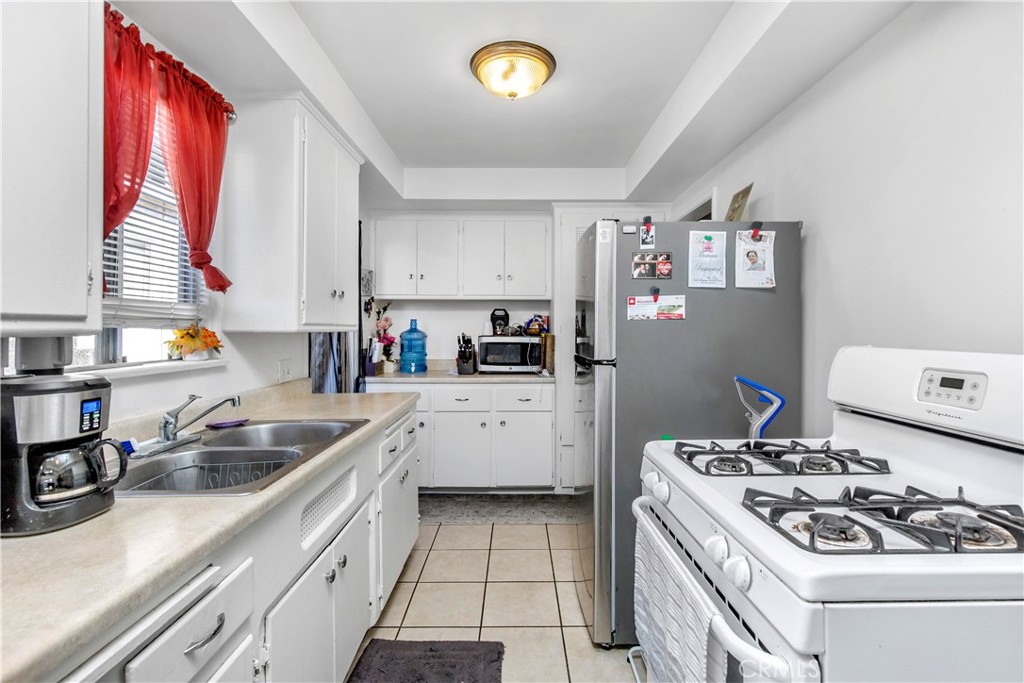 2311 W Repetto Avenue