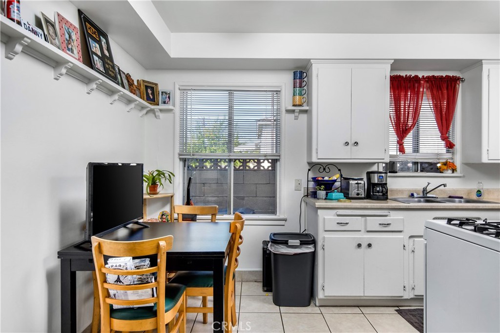 2311 W Repetto Avenue