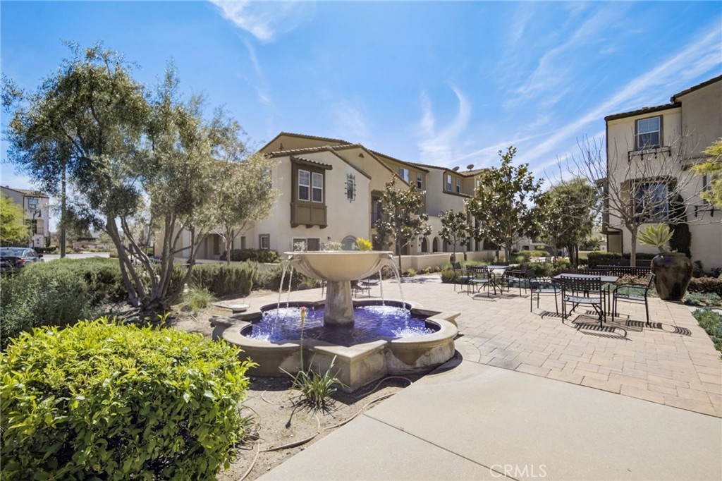 822 Santa Fe Avenue D