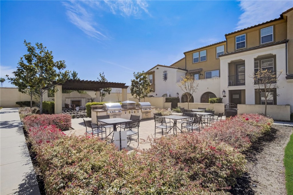 822 Santa Fe Avenue D