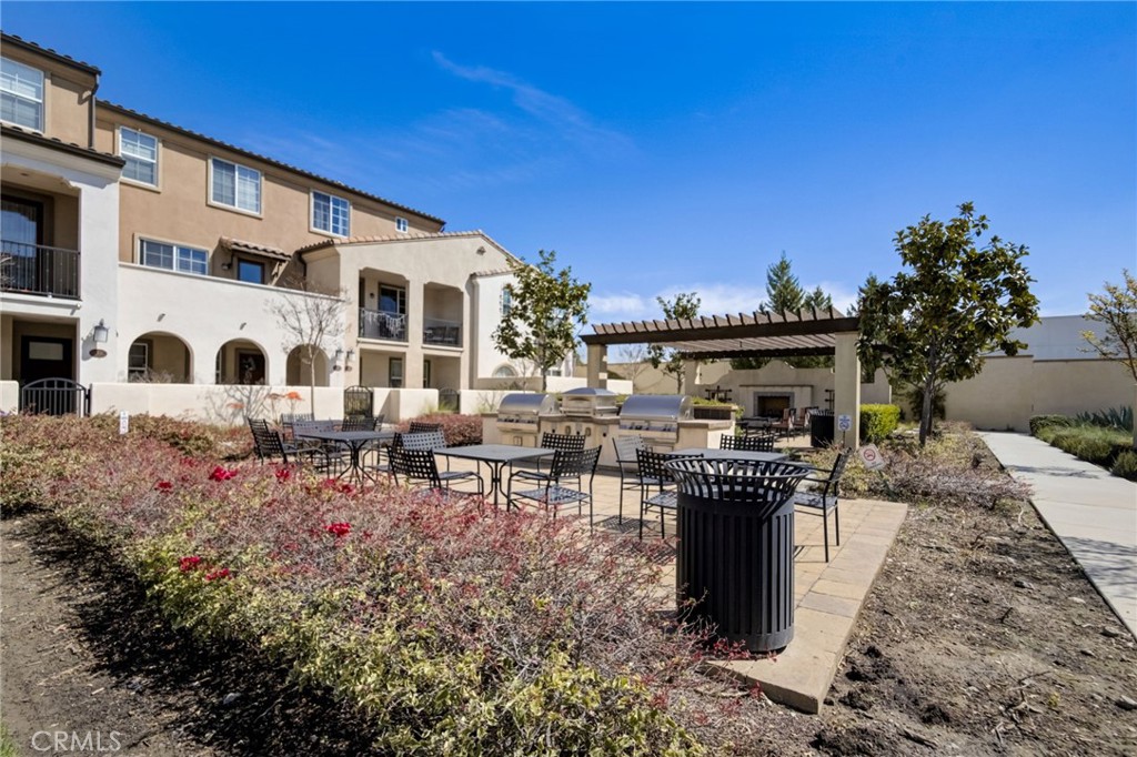 822 Santa Fe Avenue D