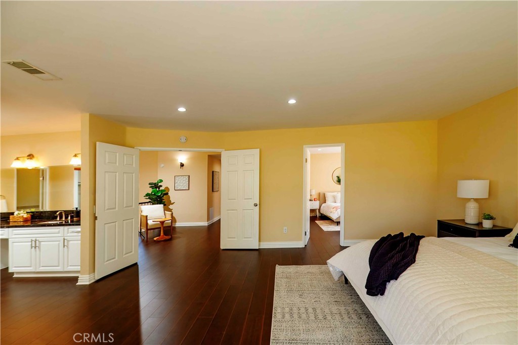 12860 Charlwood Street