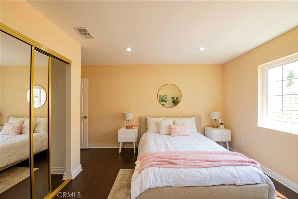 12860 Charlwood Street