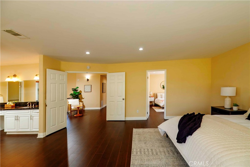 12860 Charlwood Street