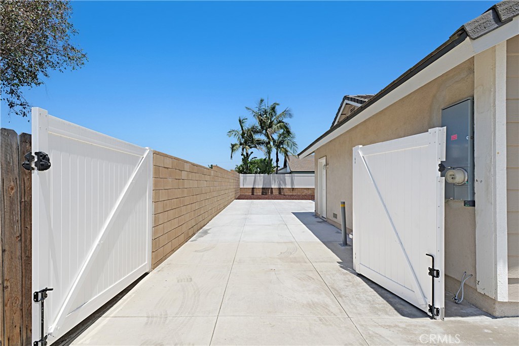 4004 Polk Court