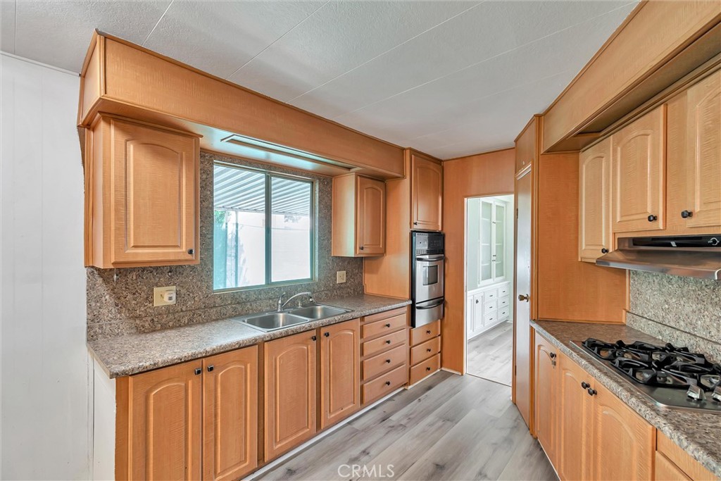 3033 Valley Boulevard 81