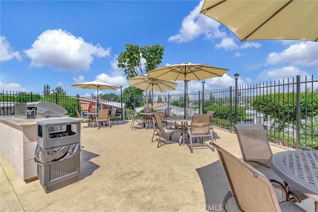 3033 Valley Boulevard 81