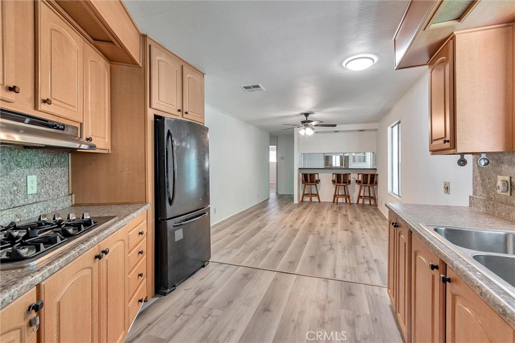 3033 Valley Boulevard 81