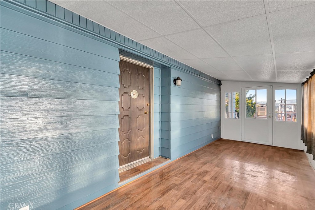 3033 Valley Boulevard 81