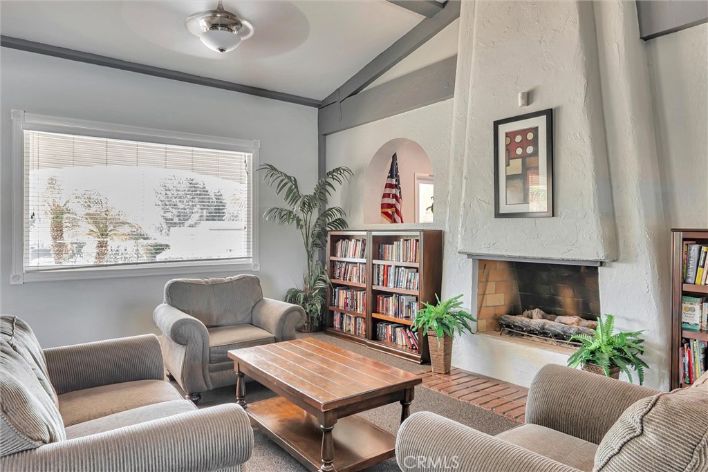 3033 Valley Boulevard 81