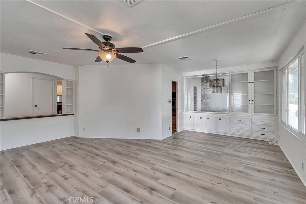 3033 Valley Boulevard 81