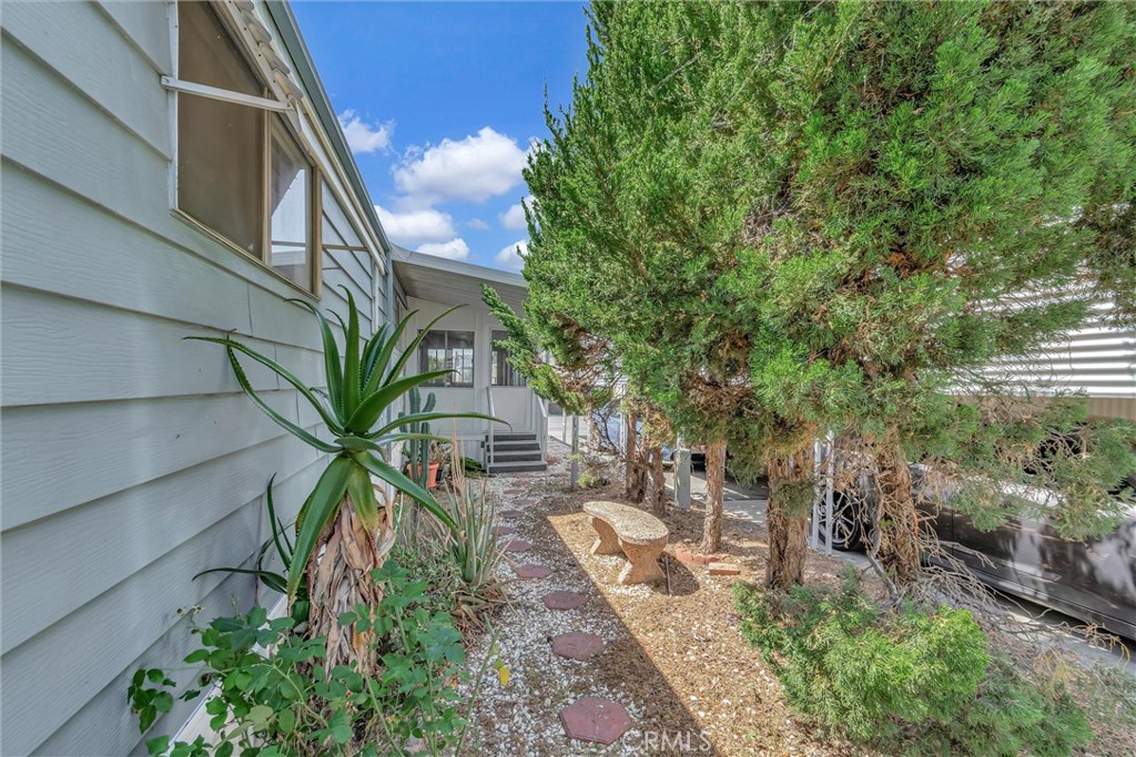 3033 Valley Boulevard 81
