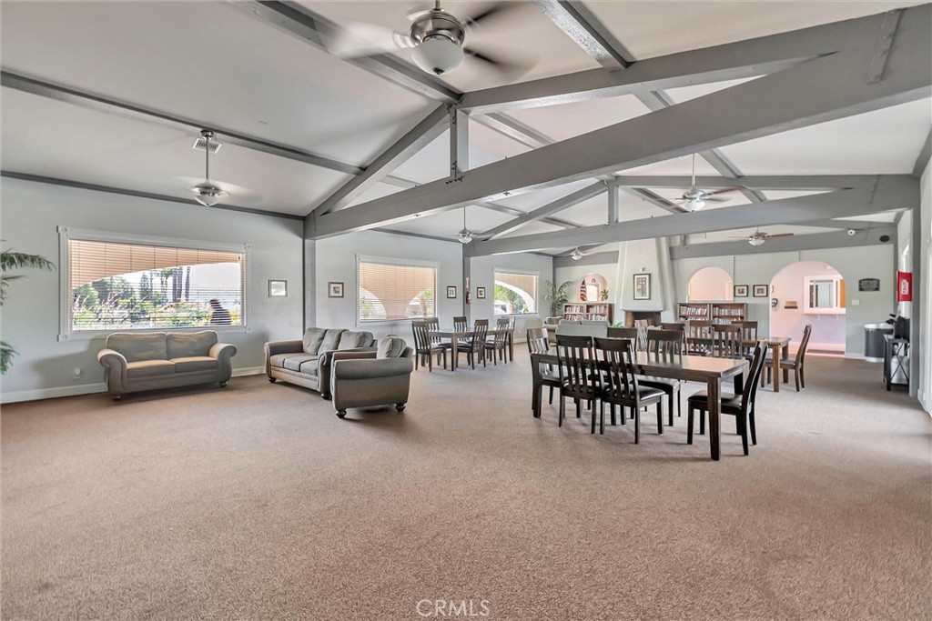 3033 Valley Boulevard 81