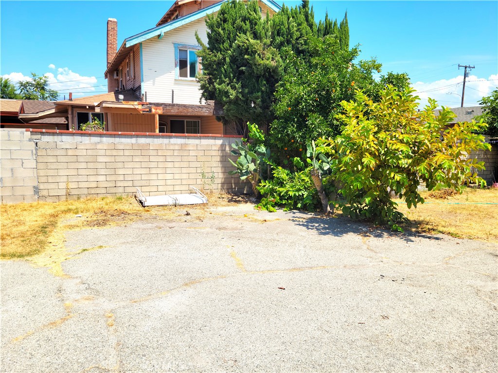 3427 Bartlett Avenue