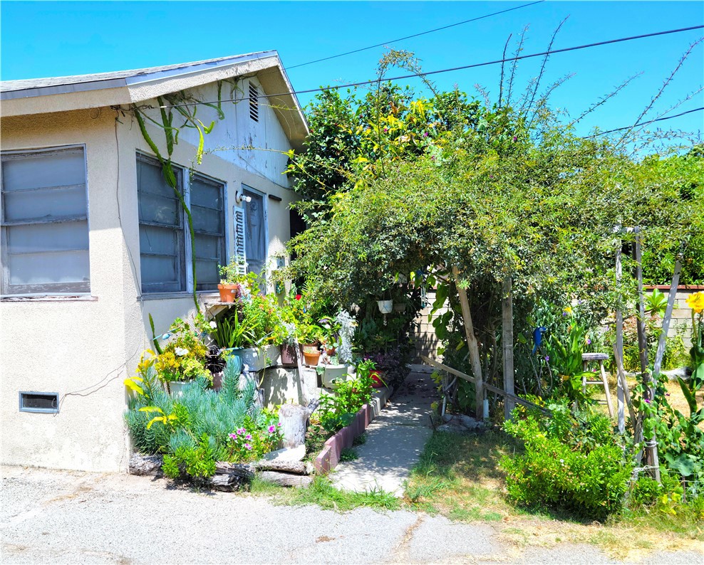 3427 Bartlett Avenue