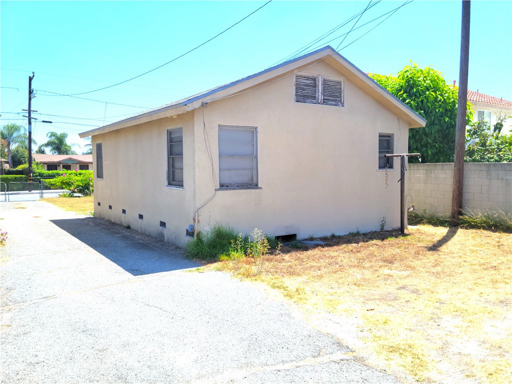 3427 Bartlett Avenue