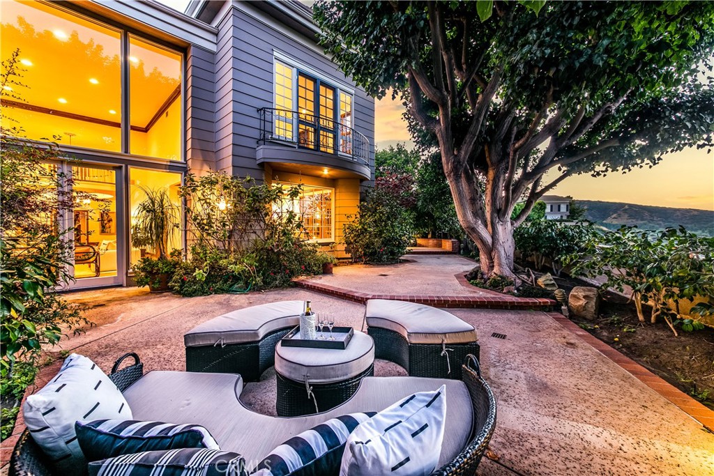 2086 Ridge Drive