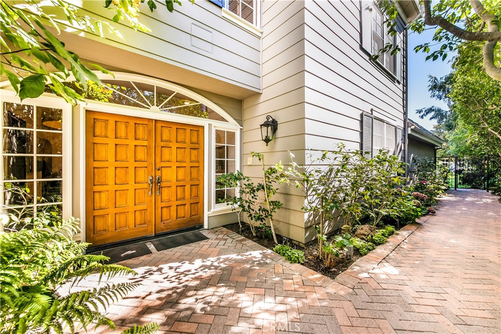 2086 Ridge Drive