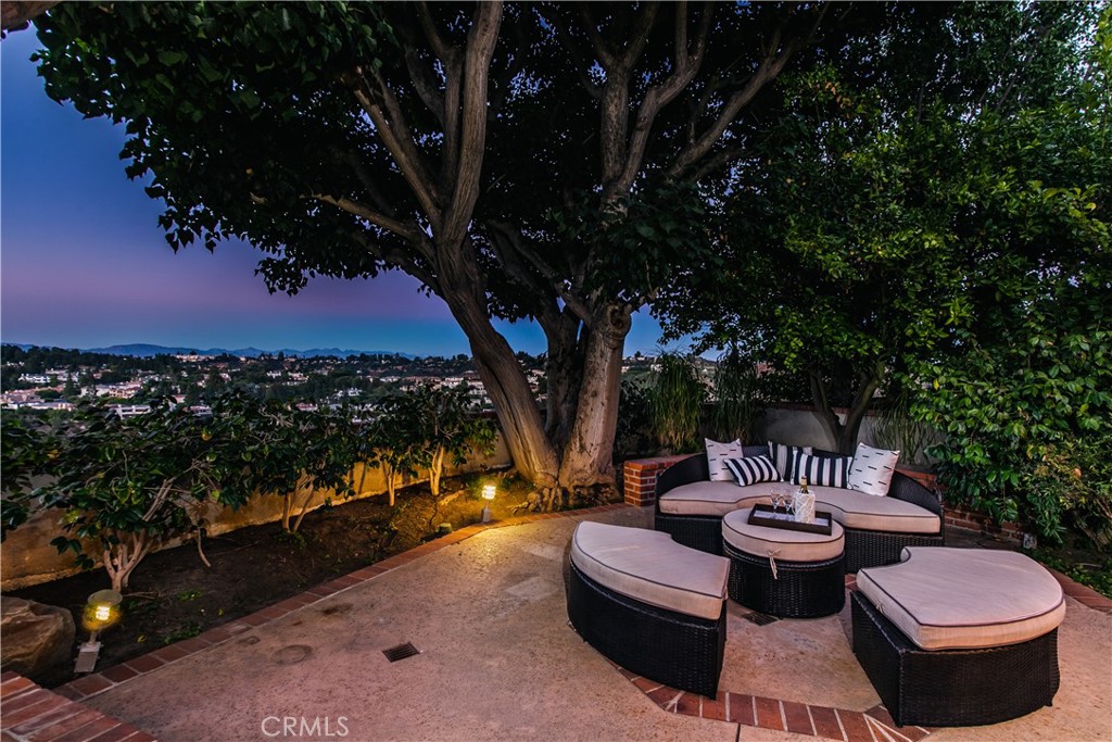 2086 Ridge Drive