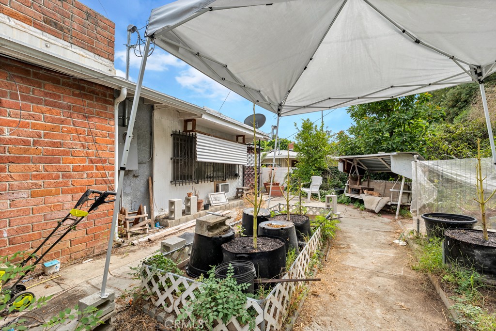 1025 S Garfield Avenue