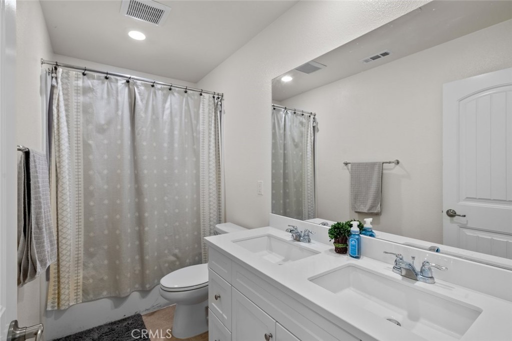 16560 Monteviejo Street