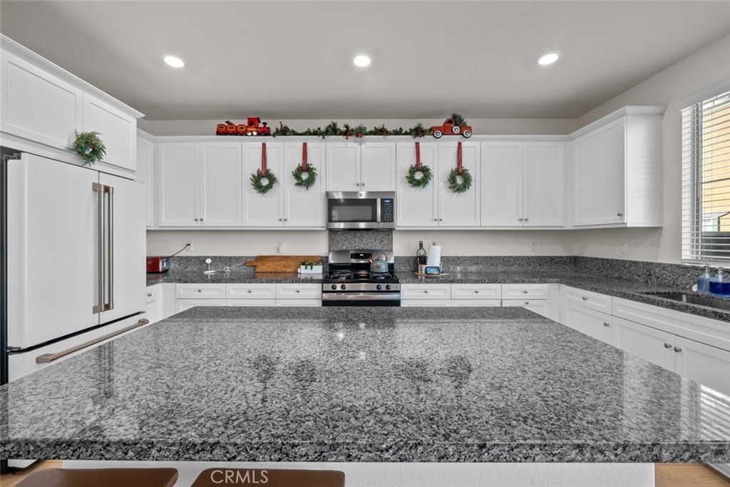 16560 Monteviejo Street