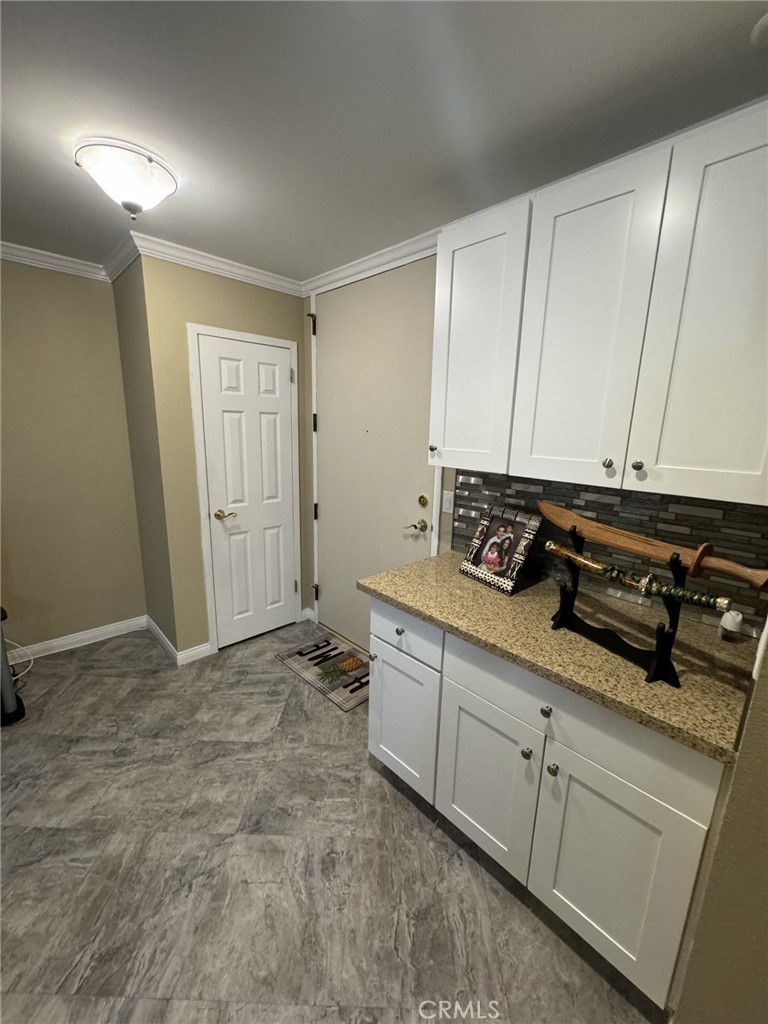 100 S Doheny Drive 402